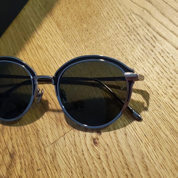Linda Farrow Sunglasses - Picture 3 of 9
